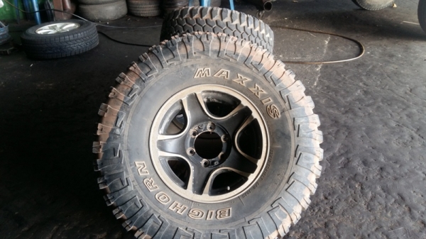 ขายยาง mud 33' พร้อมแม็ค 15