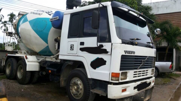 ขายรถบรรทุก 10 ล้อโม่ปูน VOLVO 320 แรงม้า โม่ 7 คิว ราคา 950000