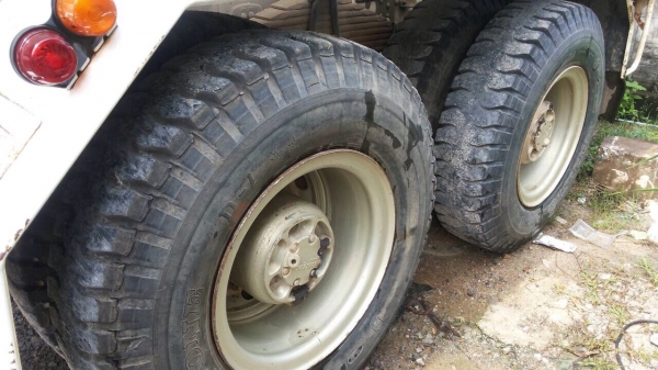 ขายรถบรรทุก 10 ล้อโม่ปูน VOLVO 320 แรงม้า โม่ 7 คิว ราคา 950000