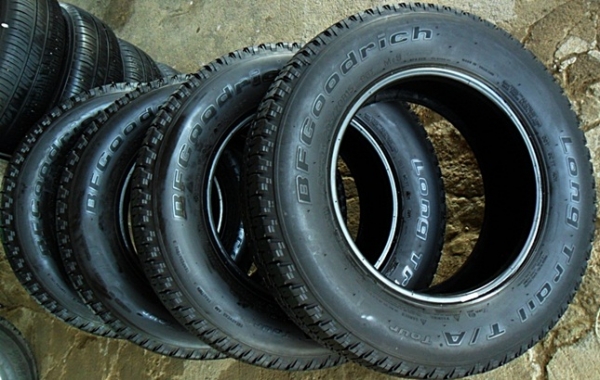 ยางกระบะขอบ15 BF Goodrich 205-70-R15ลงพื้นปลายปี13 (4เส้น4,200) ยางกระบะขอบ15 BF Goodrich 205-70-R15ลงพื้นปลายปี13 (4เส้น4,200)