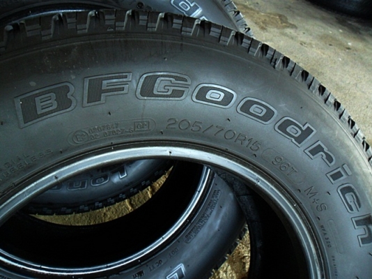 ยางกระบะขอบ15 BF Goodrich 205-70-R15ลงพื้นปลายปี13 (4เส้น4,200) ยางกระบะขอบ15 BF Goodrich 205-70-R15ลงพื้นปลายปี13 (4เส้น4,200)