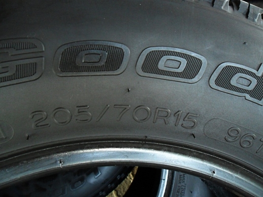 ยางกระบะขอบ15 BF Goodrich 205-70-R15ลงพื้นปลายปี13 (4เส้น4,200) ยางกระบะขอบ15 BF Goodrich 205-70-R15ลงพื้นปลายปี13 (4เส้น4,200)