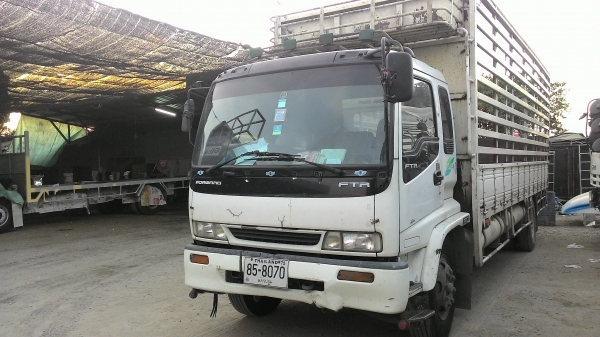 ขายรถ6ล้อ อีซูซุ เดก้า 200แรงม้า กระบะพร้อมคอกติดแก็สNGV เต็มระบบราคาถูก สนใจติดต่อ089-8914921คุณตุ๊กตา