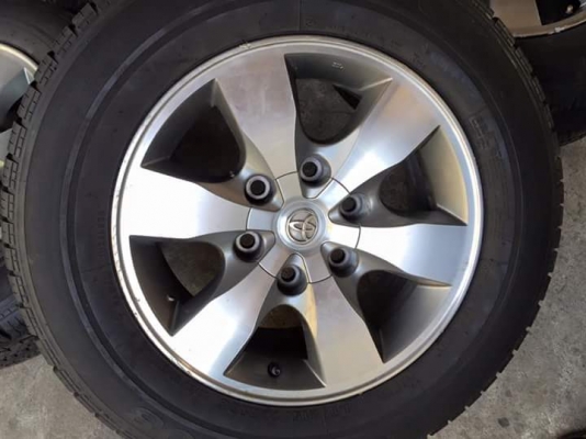 ขายล้อวีโก้ขอบ16 พร้อมยาง ถูกๆๆ  ขายแล้วครับ จัดส่ง ชลบุรี พรุ่งนะครับ