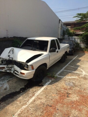 ซากโตโยต้า ปี96 เเคปเเยกขายอะไหลทั้งคันสนใจสอบถามมีหลายรุ่นเก๋งเเละกระบะ