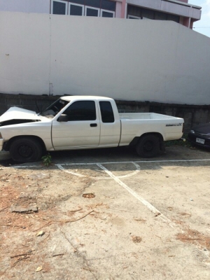 ซากโตโยต้า ปี96 เเคปเเยกขายอะไหลทั้งคันสนใจสอบถามมีหลายรุ่นเก๋งเเละกระบะ