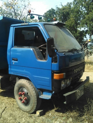 หกล้อ TOYOTA BU87-115 ดั้มหินทราย5คิว สภาพดีหัวเดิมสวยพร้อมใช้ ทะเบียนพร้อมโอน