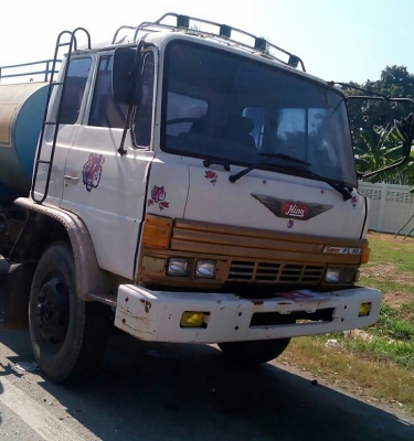 หกล้อ ฮีโน่ KR 320 EH100 pawer บรรทุกถังน้ำ 7,000ลิต อุปกรณ์ครบ สภาพดีสวยๆพร้อมใช้ ทะเบียนพร้อมโอน ราคา 490,000บ ต่อรองได้ หกล้อ ฮีโน่ KR 320 EH100 pawer บรรทุกถังน้ำ 7,000ลิต อุปกรณ์ครบ สภาพดีสวยๆพร้อมใช้ ทะเบียนพร้อมโอน ราคา 490,000บ ต่อรองได้