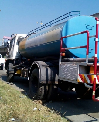 หกล้อ ฮีโน่ KR 320 EH100 pawer บรรทุกถังน้ำ 7,000ลิต อุปกรณ์ครบ สภาพดีสวยๆพร้อมใช้ ทะเบียนพร้อมโอน ราคา 490,000บ ต่อรองได้ หกล้อ ฮีโน่ KR 320 EH100 pawer บรรทุกถังน้ำ 7,000ลิต อุปกรณ์ครบ สภาพดีสวยๆพร้อมใช้ ทะเบียนพร้อมโอน ราคา 490,000บ ต่อรองได้