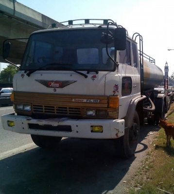 หกล้อ ฮีโน่ KR 320 EH100 pawer บรรทุกถังน้ำ 7,000ลิต อุปกรณ์ครบ สภาพดีสวยๆพร้อมใช้ ทะเบียนพร้อมโอน ราคา 490,000บ ต่อรองได้