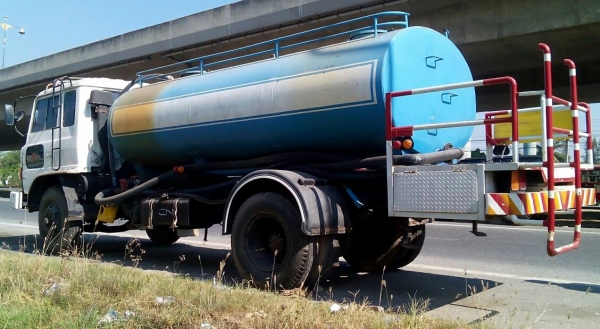 หกล้อ ฮีโน่ KR 320 EH100 pawer บรรทุกถังน้ำ 7,000ลิต อุปกรณ์ครบ สภาพดีสวยๆพร้อมใช้ ทะเบียนพร้อมโอน ราคา 490,000บ ต่อรองได้ หกล้อ ฮีโน่ KR 320 EH100 pawer บรรทุกถังน้ำ 7,000ลิต อุปกรณ์ครบ สภาพดีสวยๆพร้อมใช้ ทะเบียนพร้อมโอน ราคา 490,000บ ต่อรองได้