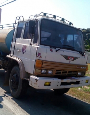 หกล้อ ฮีโน่ KR 320 EH100 pawer บรรทุกถังน้ำ 7,000ลิต อุปกรณ์ครบ สภาพดีสวยๆพร้อมใช้ ทะเบียนพร้อมโอน ราคา 490,000บ ต่อรองได้ หกล้อ ฮีโน่ KR 320 EH100 pawer บรรทุกถังน้ำ 7,000ลิต อุปกรณ์ครบ สภาพดีสวยๆพร้อมใช้ ทะเบียนพร้อมโอน ราคา 490,000บ ต่อรองได้