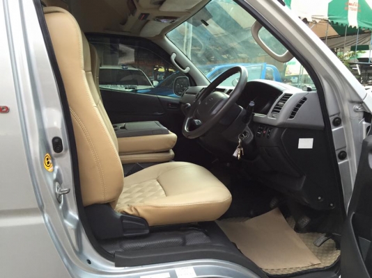 โทร 0922726669 คุณตันหยงรถตู้เบสมือสอง รถตู้ดีเซลล์ ปี 2006 แต่งวีไอพี ราคา 669000 บาท