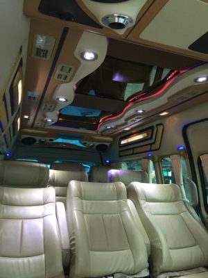 โทร 0922726669 คุณตันหยงรถตู้เบสมือสองฝั่งธน รถตู้ดีเซลล์ปี 2013 แต่งเต็มๆ แอร์บัส ราคา 1059000 บาท