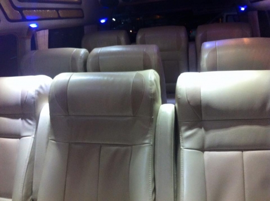 โทร 0922726669 คุณตันหยงรถตู้เบสมือสองฝั่งธน รถตู้ดีเซลล์ปี 2013 แต่งเต็มๆ แอร์บัส ราคา 1059000 บาท