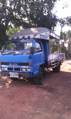 รถ 6ล้อ อีซูซุ NKR 58LU5 M ห้างเเท้ ปี36 เกียร์สั้น เครื่องยนต์ 115 เเรง ฝาดำ (4BD1)เครื่องดี คัสซีสวย ยางดี ทะเบียนพร้อมโอน ราคาต่อรองได้