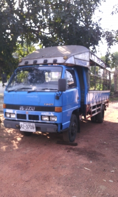 รถ 6ล้อ อีซูซุ NKR 58LU5 M ห้างเเท้ ปี36 เกียร์สั้น เครื่องยนต์ 115 เเรง ฝาดำ (4BD1)เครื่องดี คัสซีสวย ยางดี ทะเบียนพร้อมโอน ราคาต่อรองได้