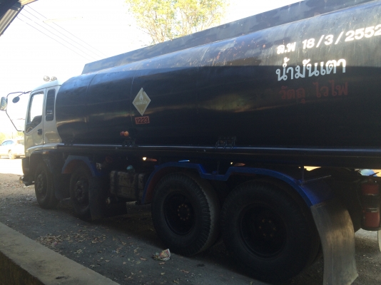 ขายรถยางมะตอย อีซูซุ น้ำหนักรวม28ตัน บรรทุกยางได้17ตัน หรือบรรทุกน้ำมันเตาได้18,000ลิตร