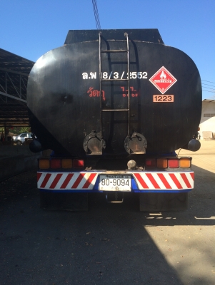 ขายรถยางมะตอย อีซูซุ น้ำหนักรวม28ตัน บรรทุกยางได้17ตัน หรือบรรทุกน้ำมันเตาได้18,000ลิตร