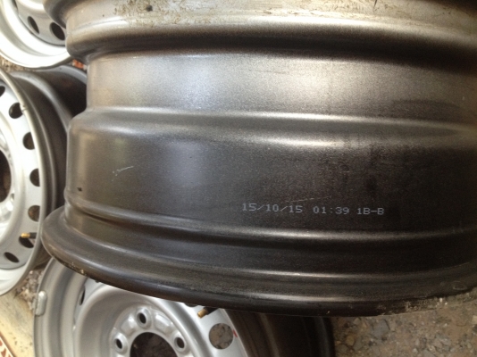 ขาย กระทะเหล็ก 6 รู ป้ายแดงมีบ่าแข็งแรงทนทาน  4 วง