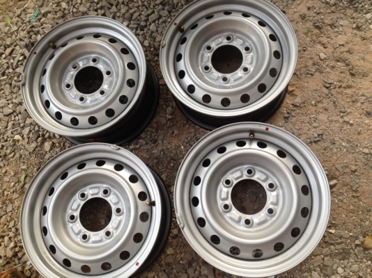 ขาย กระทะเหล็ก 6 รู ป้ายแดงมีบ่าแข็งแรงทนทาน  4 วง