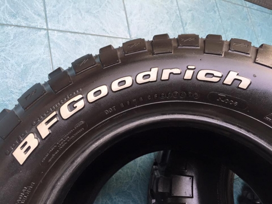 ขาย ยางBF mud km2 265/75/16 ใช้น้อย ดอกเต็มๆทุกเส้น