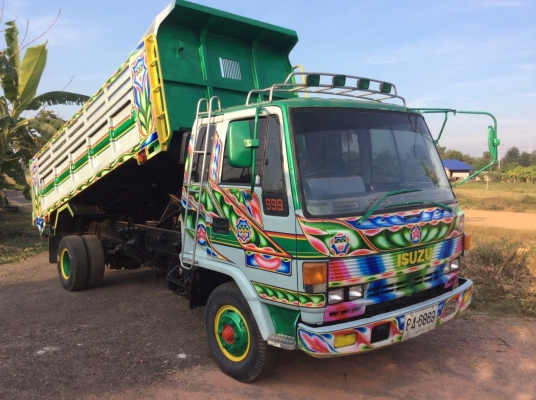 6ล้อ ISUZU ROCKY ดั๊ม เครื่อง 175 แรง เบรคจิ๊ฟฟี่ พวงมาลัยพาว์เวอร์ ช่วงล่างใหญ่ หัวดี เครื่องดี ครัทซีสวย ยาง825 รถสวยพร้อมใช้งาน ขาย 600,000 บาท( ศุภากร081-1903107, 081-4252943)