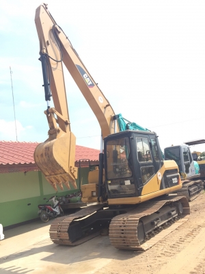 ขายด่วนรถขุด CAT 312 V2 เก่าญี่ปุ่น  สภาพสวยมากๆๆ  ทำสีใหม่ เป็น  CAT 312D  กระบอกดำ แทรค 70  อาร์มพิเศษ  สนใจโทร 089-7462641  เจ๊สุวรรณีจ้า