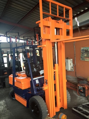 ขาย ฟอล์คลิฟต์ 2.5 ตัน TOYOTA 5FD25 เสา 6 เมตร รถเก่าญี่ปุ่น 100\% ขาย ฟอล์คลิฟต์ 2.5 ตัน TOYOTA 5FD25 เสา 6 เมตร รถเก่าญี่ปุ่น 100\%