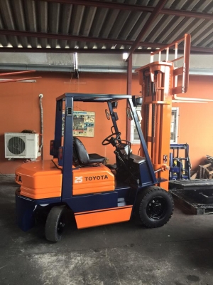ขาย ฟอล์คลิฟต์ 2.5 ตัน TOYOTA 5FD25 เสา 6 เมตร รถเก่าญี่ปุ่น 100\%