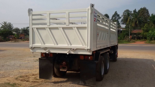 ขายรถบรรทุกสิบล้อดัมพ์ Hino เครื่อง 320 แรง ปี 49 กระบะดัมพ์สามมิตร มีระบบลากพ่วง ขายรถบรรทุกสิบล้อดัมพ์ Hino เครื่อง 320 แรง ปี 49 กระบะดัมพ์สามมิตร มีระบบลากพ่วง