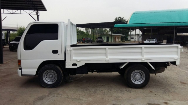 รถกระบะบรรทุก 4 ล้อไม่ติดเวลา