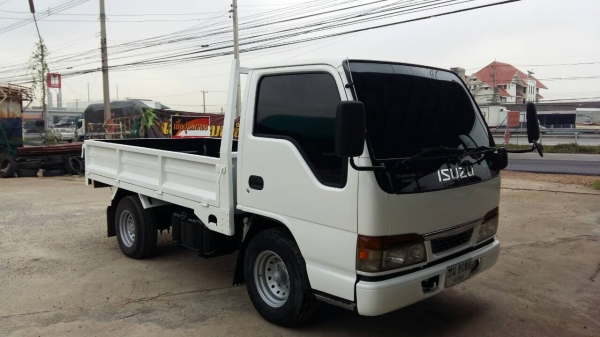 รถกระบะบรรทุก 4 ล้อไม่ติดเวลา