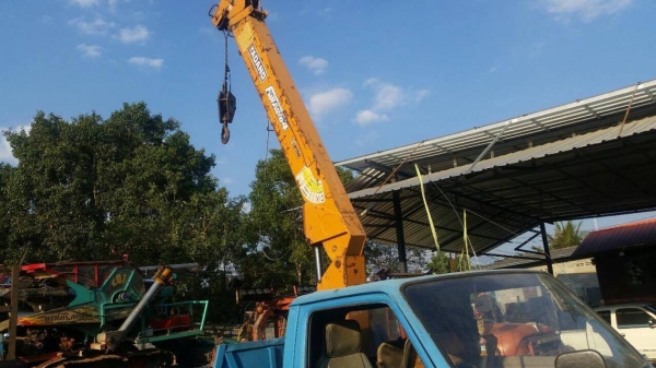 รถ 6 ล้อ ISUZU ติดเครน 2.9 ตัน เครื่อง 115 แรง