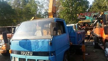 รถ 6 ล้อ ISUZU ติดเครน 2.9 ตัน เครื่อง 115 แรง
