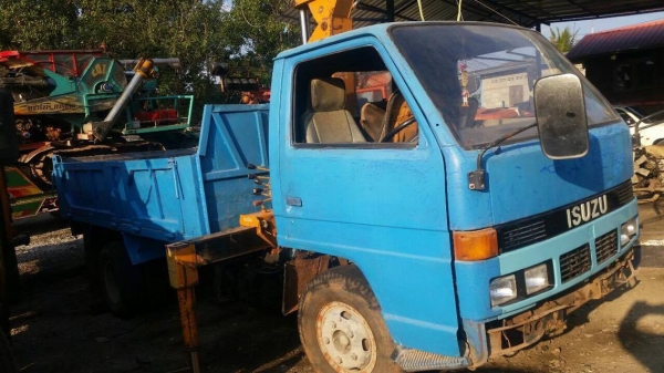 รถ 6 ล้อ ISUZU ติดเครน 2.9 ตัน เครื่อง 115 แรง