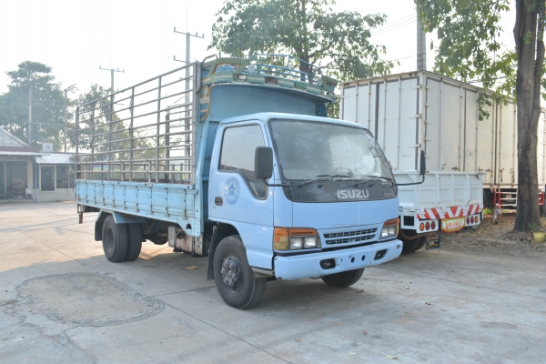 ISUZU NPR 120 hp ฝาขาว  กระบะคาร์โก้คอกเหล็ก ยาว 5 m
