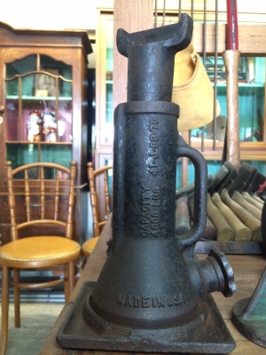 ขายแม่แรงโบราณแพคคู่ 2 สัญชาติ ยกได้ 2 ตัน