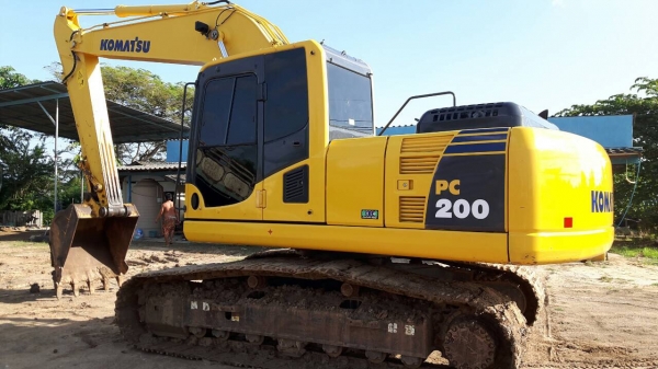 ขายด่วน!!Komatsu PC200-8 4,000 ชม. สภาพนางงามจร้าา