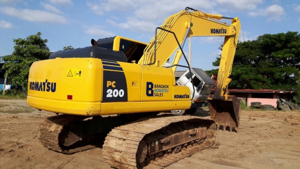 ขายด่วน!!Komatsu PC200-8 4,000 ชม. สภาพนางงามจร้าา