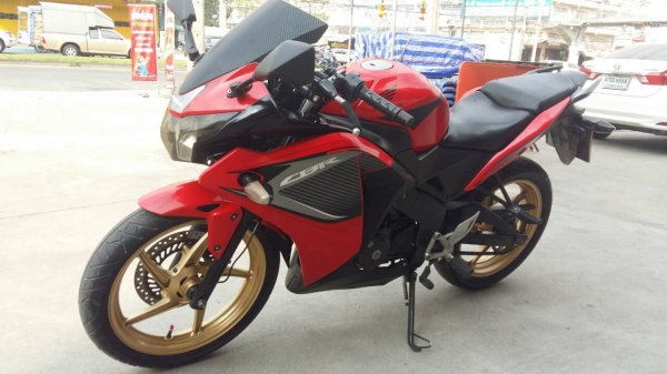 ขายถูกกว่าจักรยาน Honda CBR150R