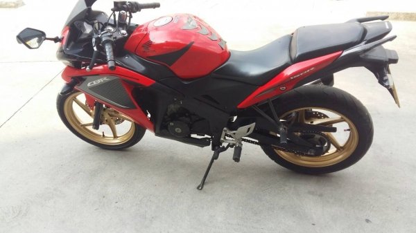 ขายถูกกว่าจักรยาน Honda CBR150R