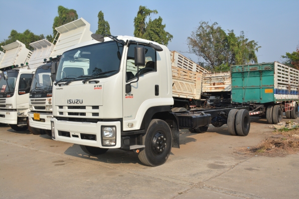 ISUZU  FTR 240 hp ยาว 7.60 m รถใหม่ยังไม่จดทะเบียน รถไม่เคยใช้งาน