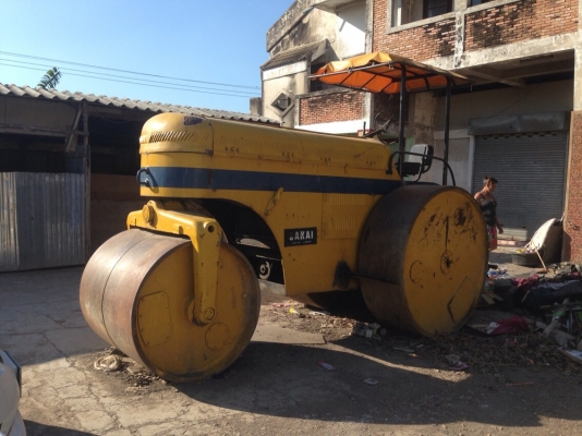 ขายด่วนรถบด3ล้อเหล็กSAKAI KM8 เครื่องอีซูซุDA120 พร้อมใช้งาน