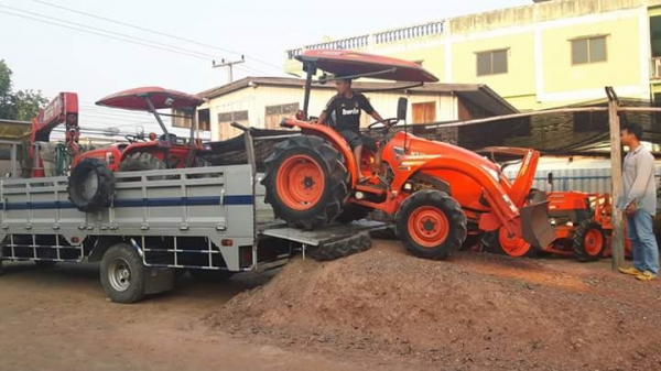 ปัญญาแทรคเตอร์..จัดมาให้ครับ ด่วน!!!คูโบต้า L3608 พร้อมใบมีดคานบน เล่มทะเบียนพร้อม สภาพเดิมๆ