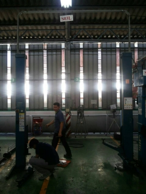 ขายลิฟท์ยกรถยนต์  NUSSBAUM 3.5 ตัน คานบน