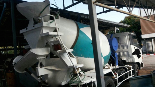 รถฮีโน่  6  ล้อ โม่ปูน FC170A / 180 แรงม้า. ปี 48.   สนใจติดต่อ  081 - 6079515