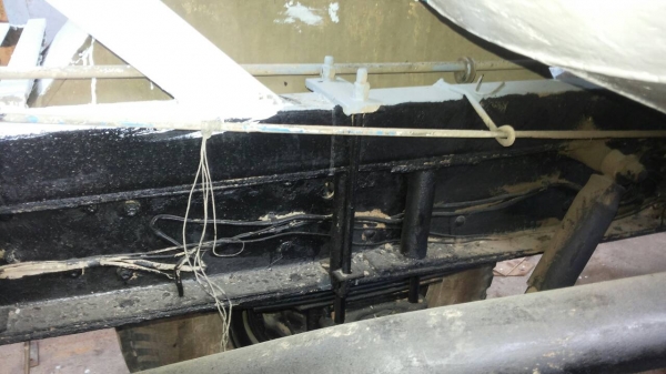 รถฮีโน่  6  ล้อ โม่ปูน FC170A / 180 แรงม้า. ปี 48.   สนใจติดต่อ  081 - 6079515