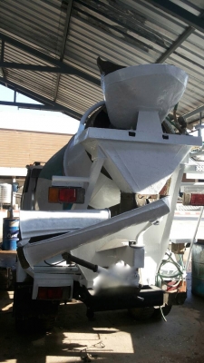 รถฮีโน่  6  ล้อ โม่ปูน FC170A / 180 แรงม้า. ปี 48.   สนใจติดต่อ  081 - 6079515