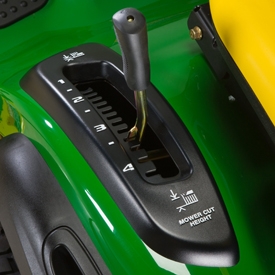 รถตัดหญ้านั่งขับ ยี่ห้อ John Deere รุ่น D140 ตัดหญ้าได้กว้าง 48" รถตัดหญ้านั่งขับ ยี่ห้อ John Deere รุ่น D140 ตัดหญ้าได้กว้าง 48"